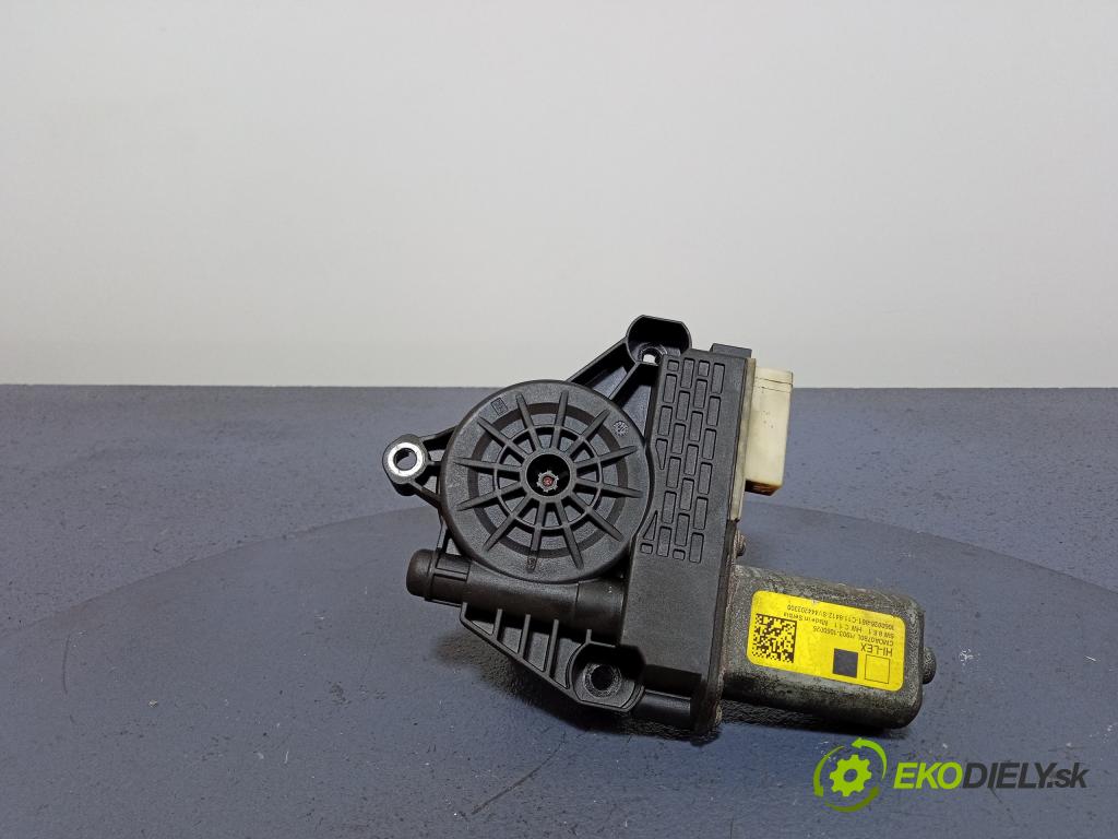 Bmw Seria 1 2020 mechanismus stahování Sklenka: Zad: v pravo: 1060025