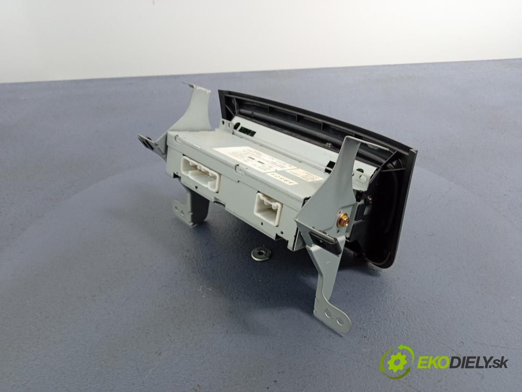Toyota Yaris verso 2003 Zobrazit: Rádio: / GPS 86110-52121