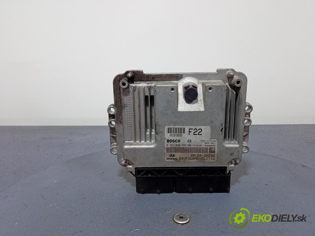 Hyundai I40 2014 riadiaca jednotka Motor: 0281030596