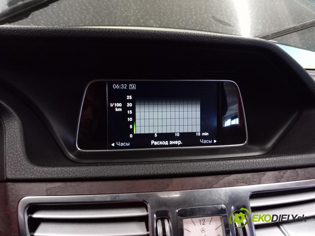 Mercedes E-klasa 2013 Zobrazit: Rádio: / GPS A2129009716