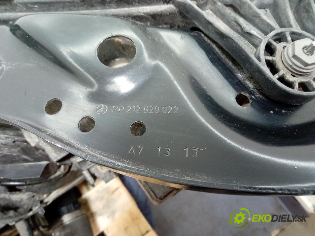 Mercedes E-klasa 2013 výztuha Čelní / stěna Přední 212620022