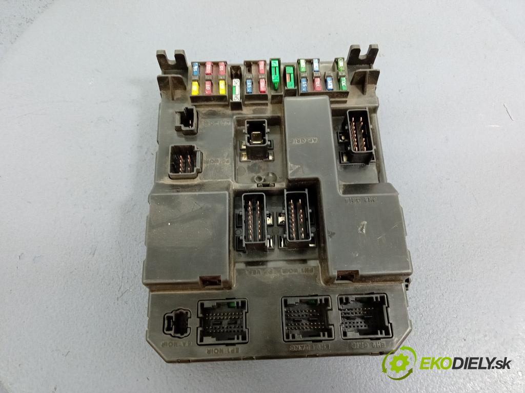 Peugeot 307 2003 skříňka Pojistky 9651197680