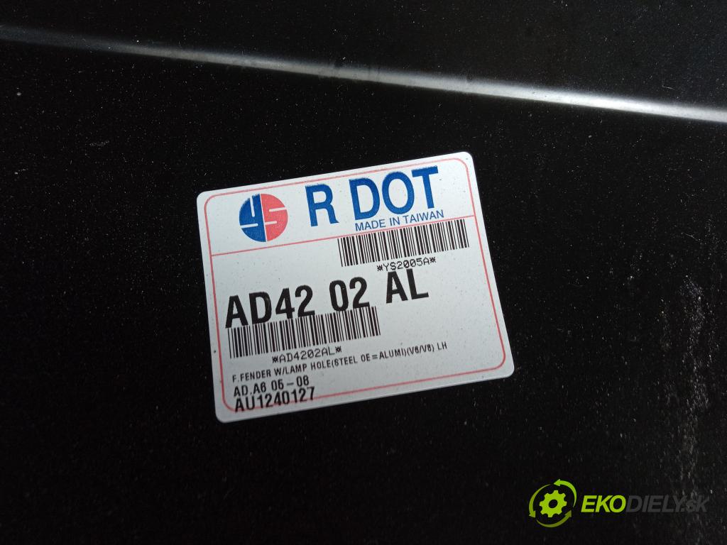 Audi A6 2005 blatnik před Levý: