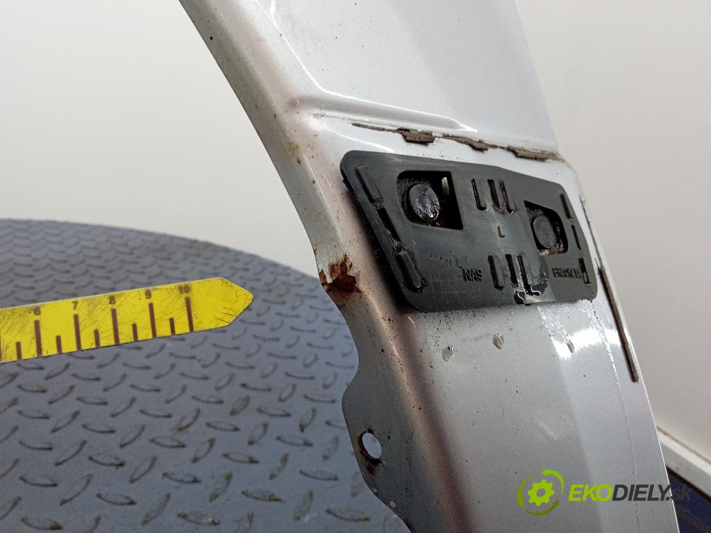 Mitsubishi Outlander 2004 blatnik před Levý: 01