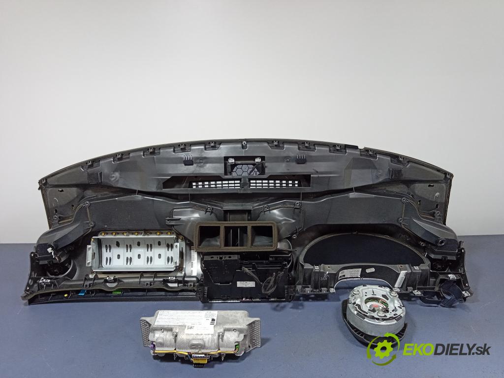 Seat Exeo 2009 kokpit,pristrojová doska Distribúcia: 3R0880204