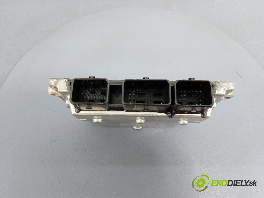Volvo S40/V40 2009 riadiaca jednotka Motor: 30788961