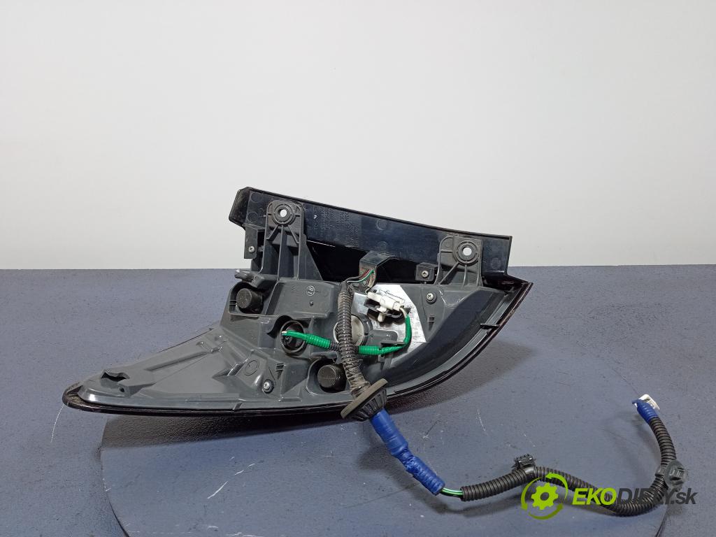 Honda Hr-v 2017 svetlo / reflektor zad Prava: Vonkajsia: 01