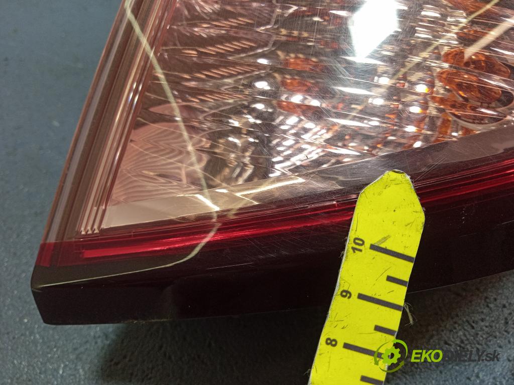 Honda Hr-v 2017 svetlo / reflektor zad Prava: Vonkajsia: 01