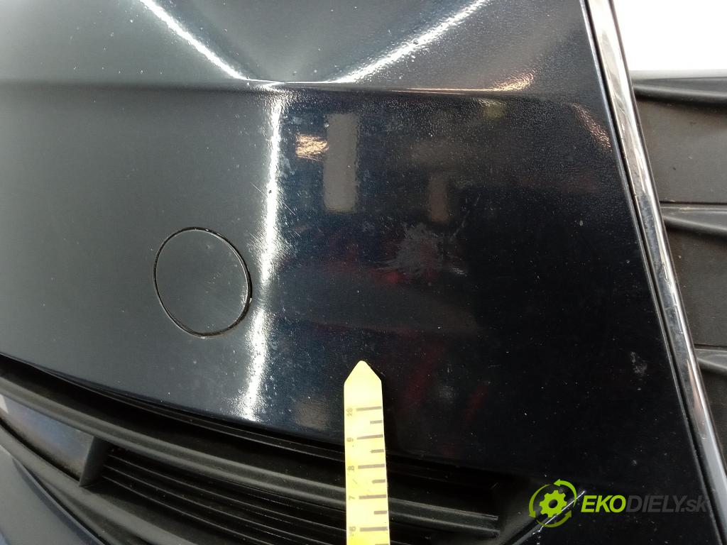 Audi A4 2015 nárazník Predné 8K0807437AA