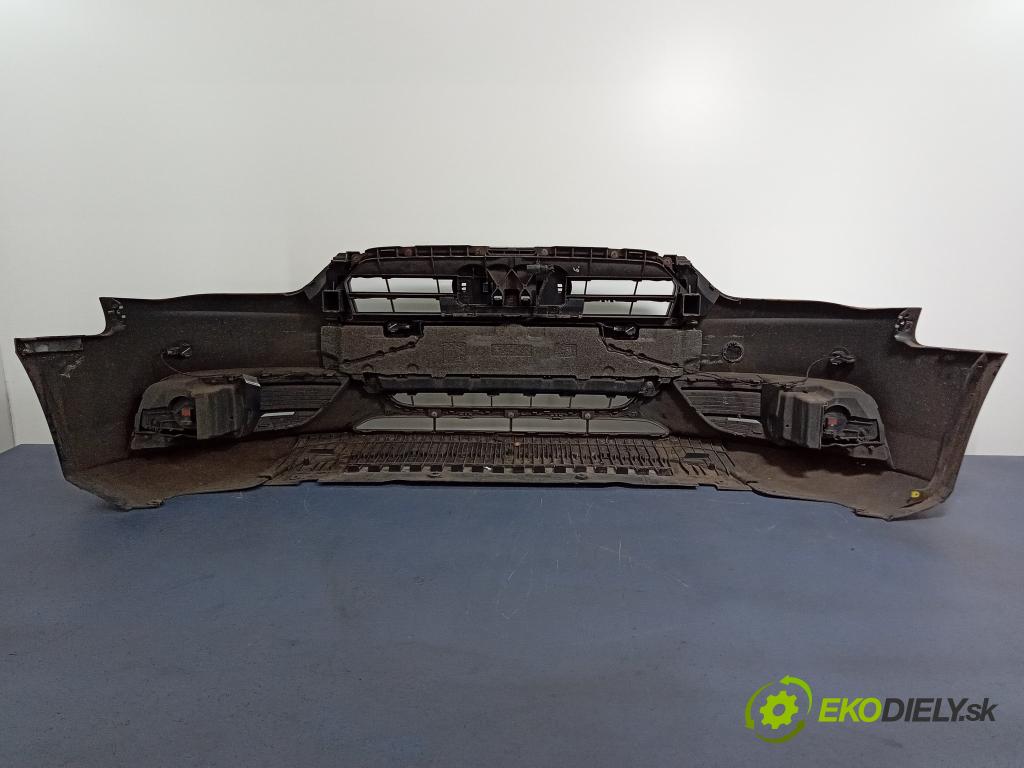 Audi A4 2015 nárazník Predné 8K0807437AA