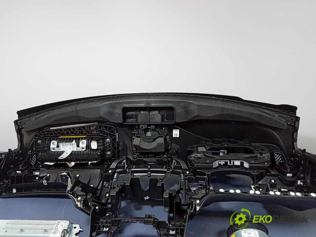 Mercedes GLC-Klasa 2019 kokpit,pristrojová doska Distribúcia: A0008607501