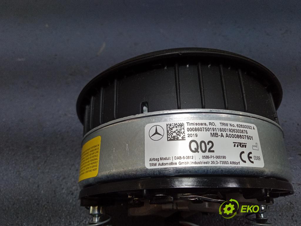 Mercedes GLC-Klasa 2019 kokpit,pristrojová doska Distribúcia: A0008607501