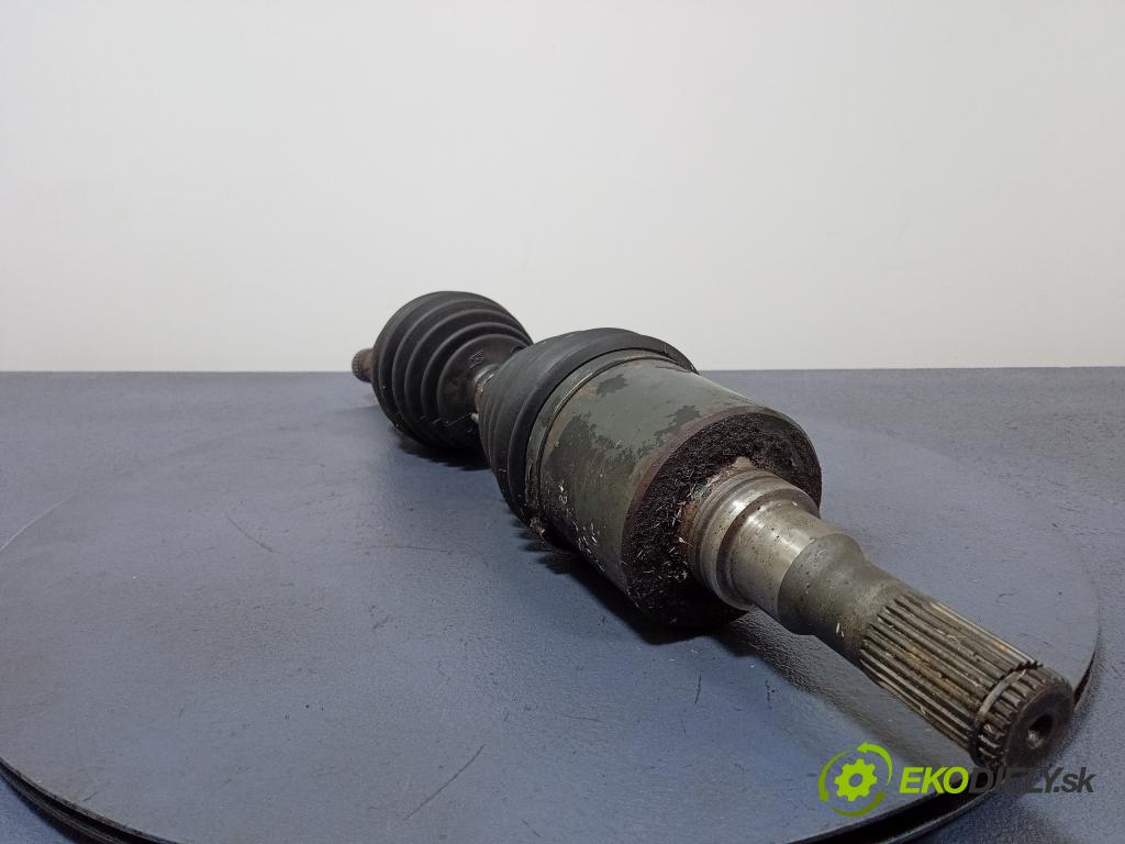 Tata Safari 2004 poloos Prava: Predné 01