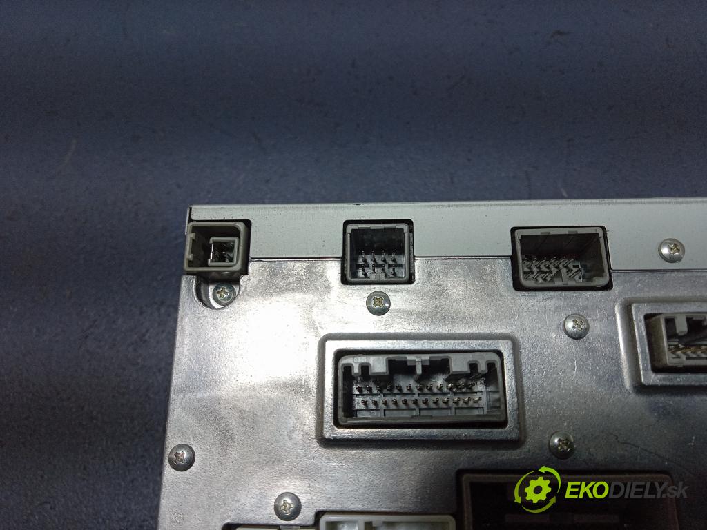 Honda Cr-v 2011 Radio I Navigácia: 39540-SWA-E050