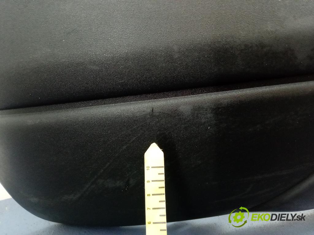 Land Rover Freelander 2002 nárazník před 01
