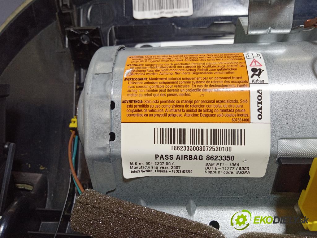 Volvo V50 2007 kokpit,pristrojová doska 8623347