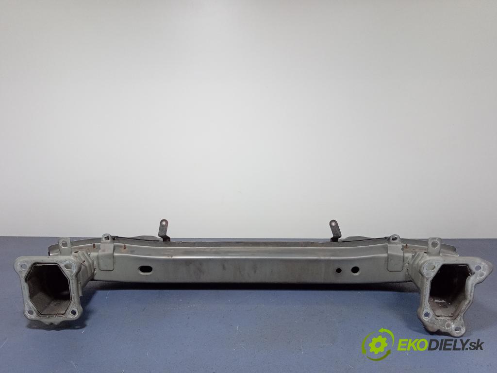 Volvo V50 2007 výztuha narazník před 01