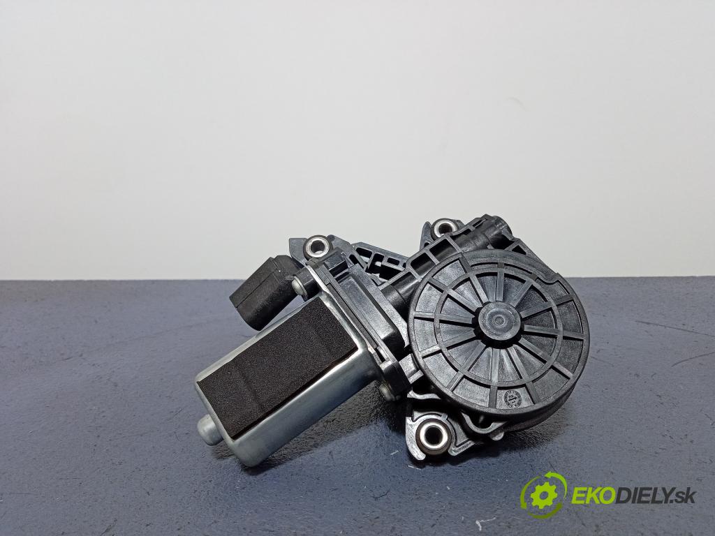 Audi Q7 2021 zámek dveře před Levý: 4M0837003A