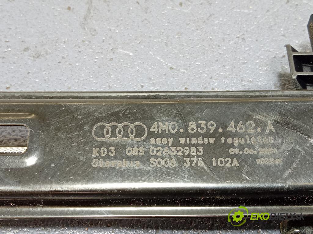Audi Q7 2021 mechanismus stahování Sklenka: Zad: v pravo: 4M0839462A