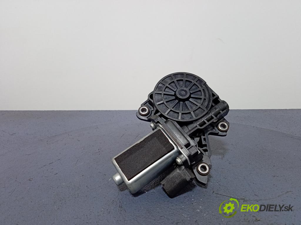 Audi Q7 2021 zámek dveře Zad: Levý: 4M0839003A