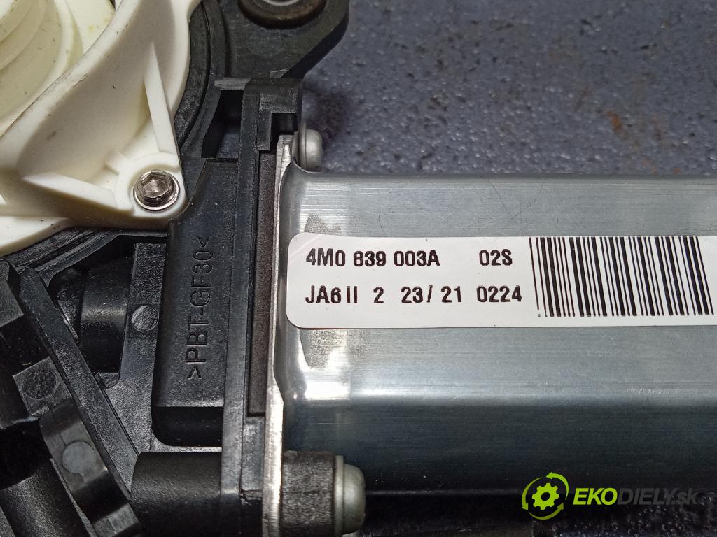 Audi Q7 2021 zámek dveře Zad: Levý: 4M0839003A