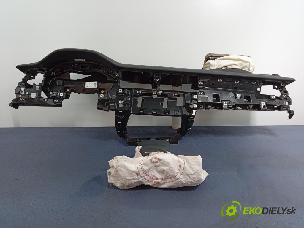 Audi Q7 2021 kokpit,pristrojová doska 4M8857001