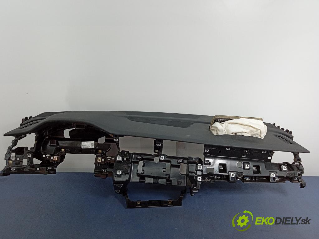 Audi Q7 2021 kokpit,pristrojová doska 4M8857001