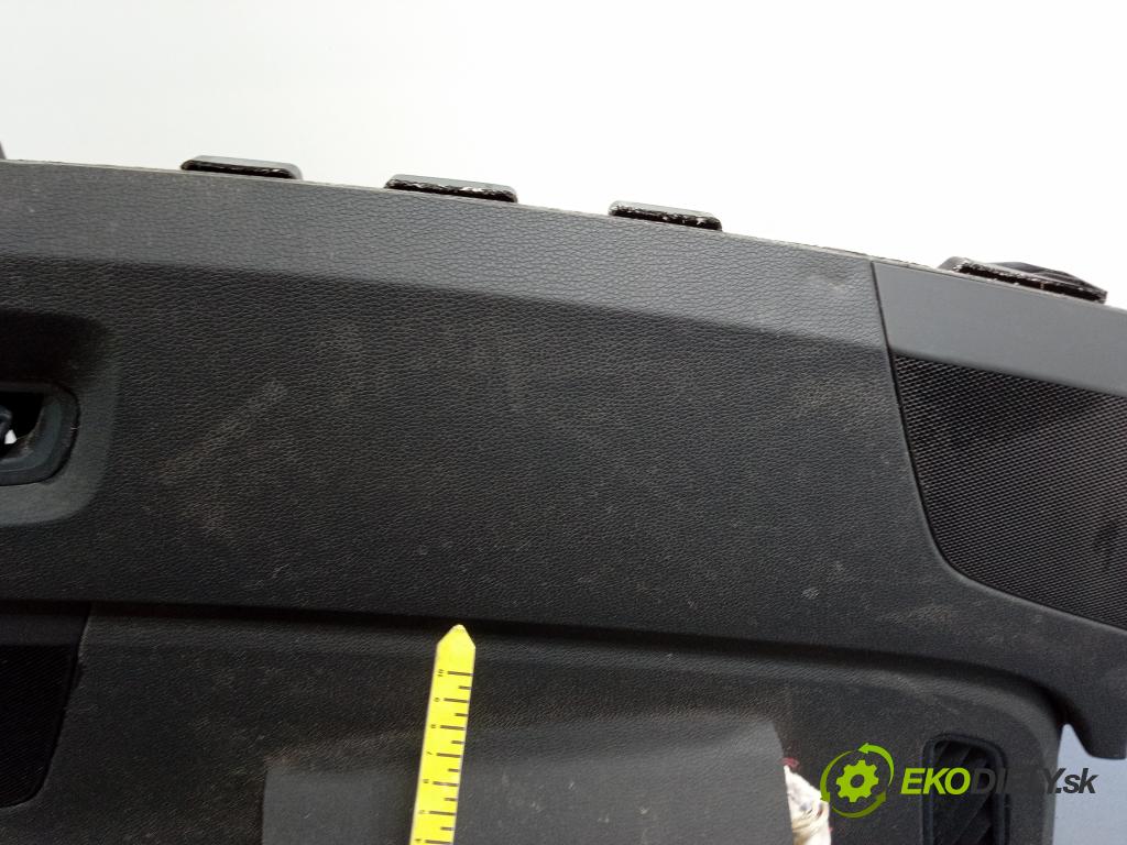 Audi Q7 2021 kokpit,pristrojová doska 4M8857001