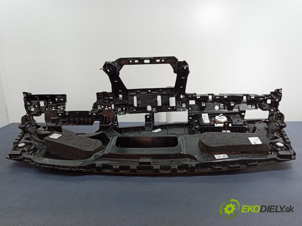 Audi Q7 2021 kokpit,pristrojová doska 4M8857001