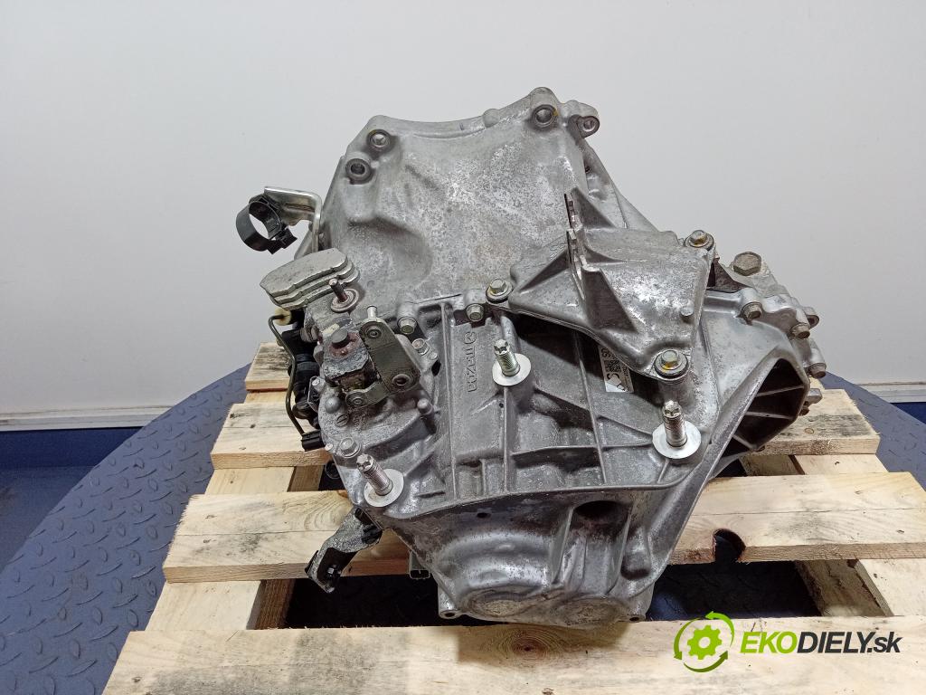 Mazda 3 2014 prevodovka Výbava: Manualna 01