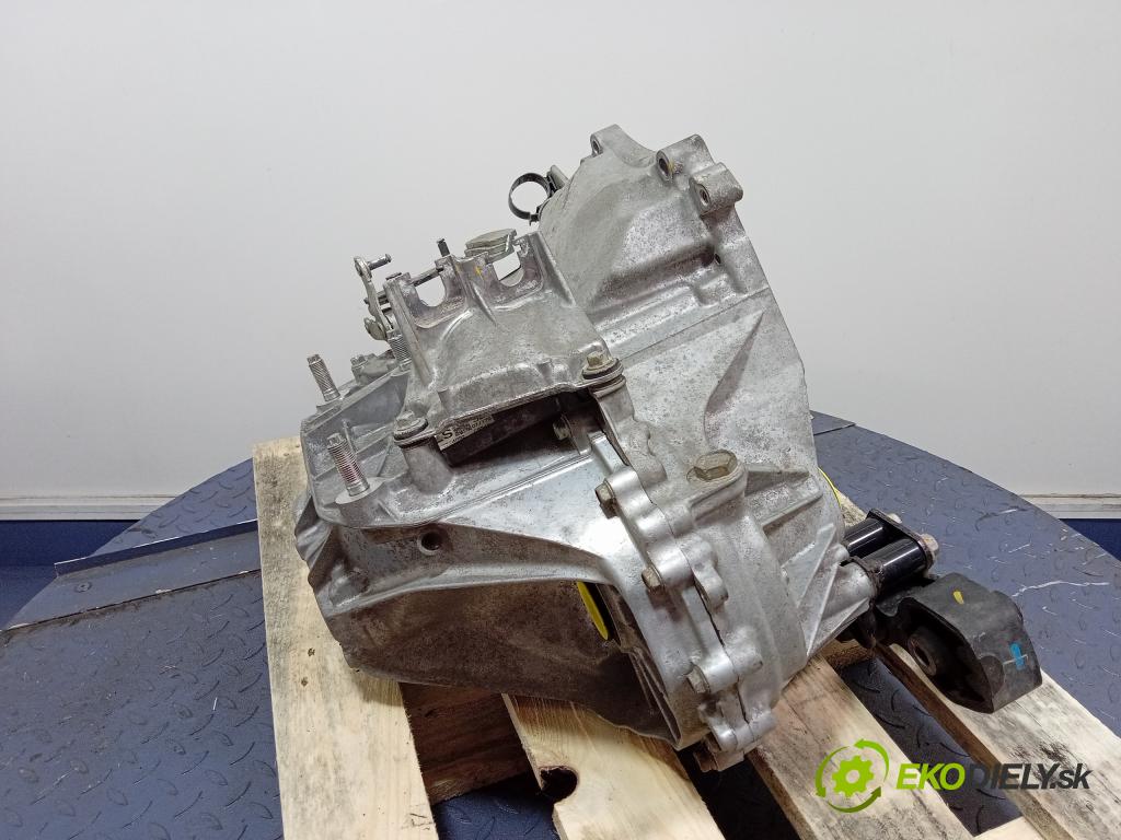 Mazda 3 2014 prevodovka Výbava: Manualna 01