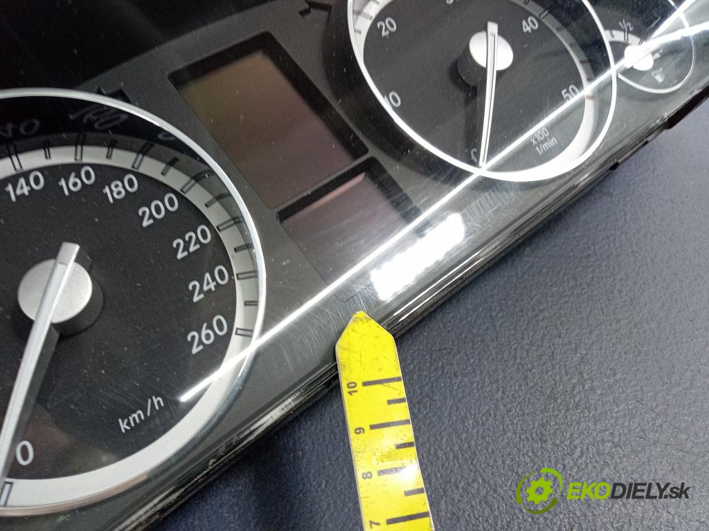Mercedes C-klasa 2007 prístrojovka/ budíky A2035405348