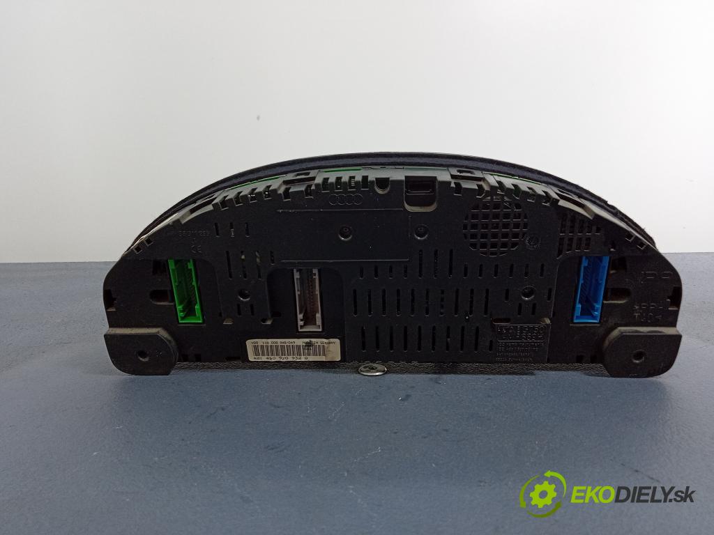 Audi A6 2000 prístrojovka/ budíky 4B0920932Q