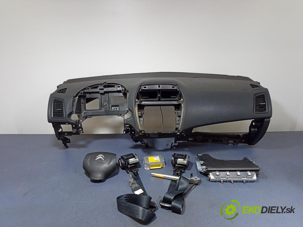 Citroen C4 aircross 2017 kokpit,pristrojová doska 8635A322