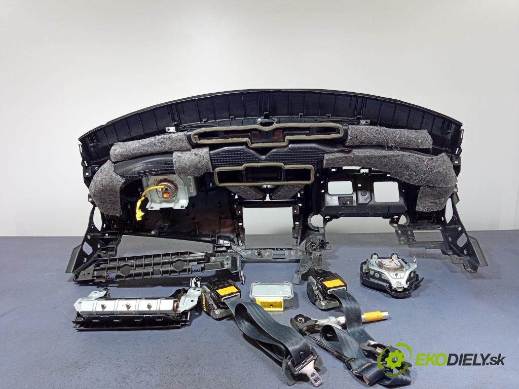 Citroen C4 aircross 2017 kokpit,pristrojová doska 8635A322