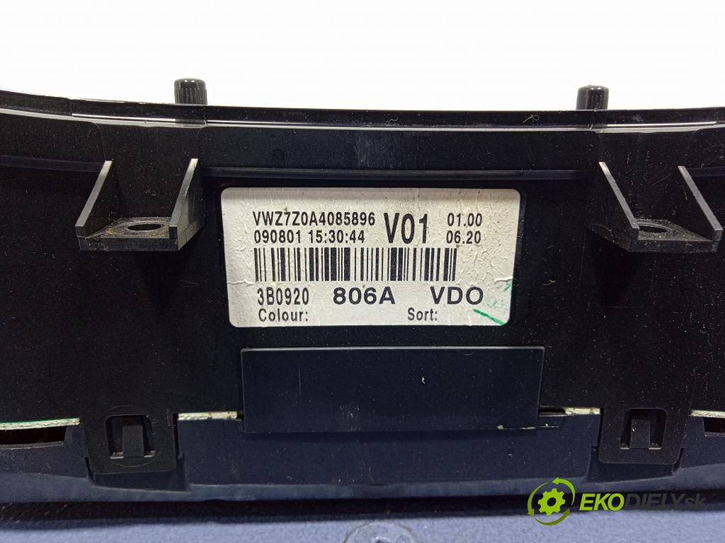 Vw Passat 2001 prístrojovka/ budíky 3B0920806A