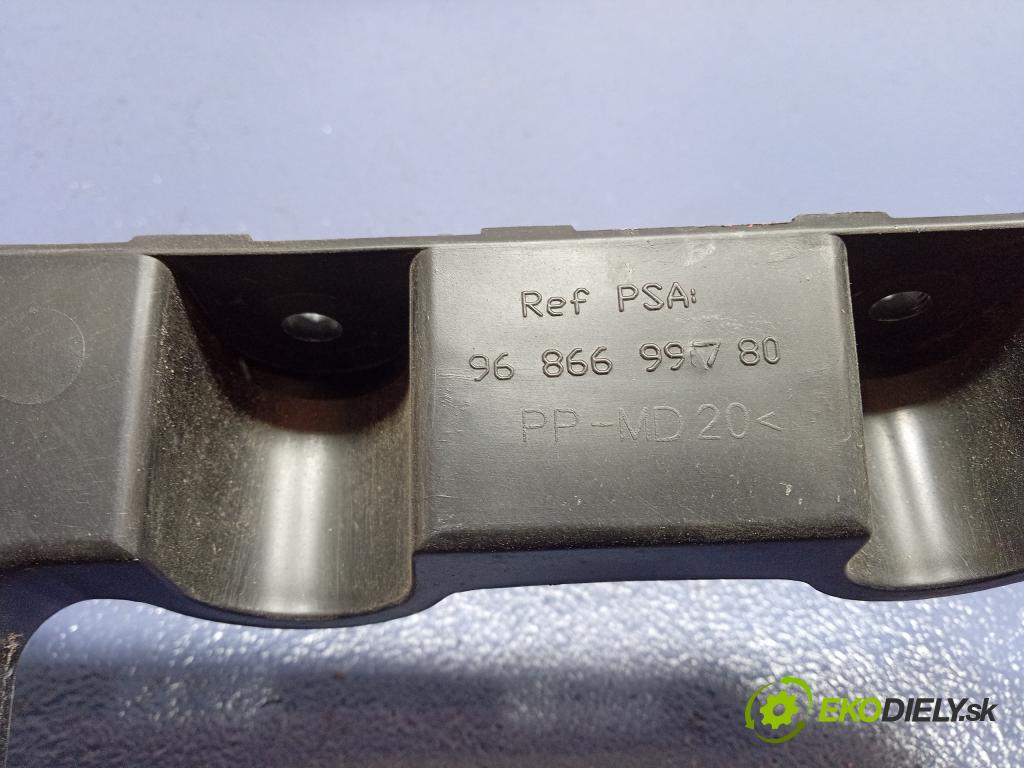 Peugeot 508 2011 nárazník Zad: 9686699780