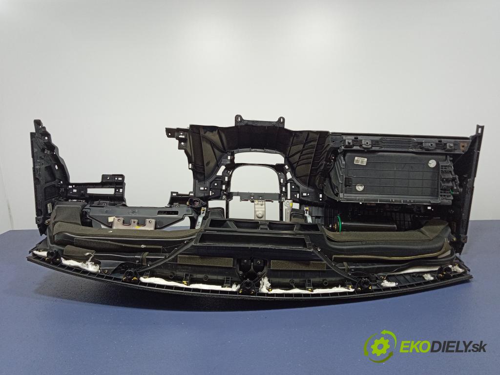 Hyundai Santa fe 2007 kokpit,pristrojová doska 01