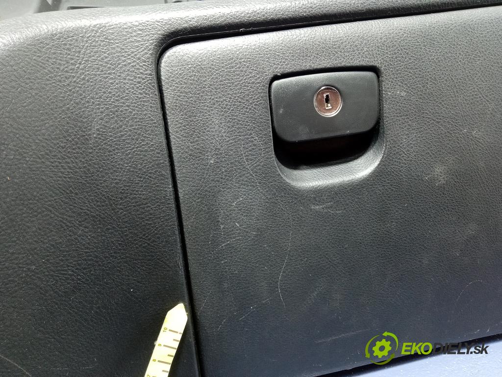 Hyundai Santa fe 2007 kokpit,pristrojová doska 01