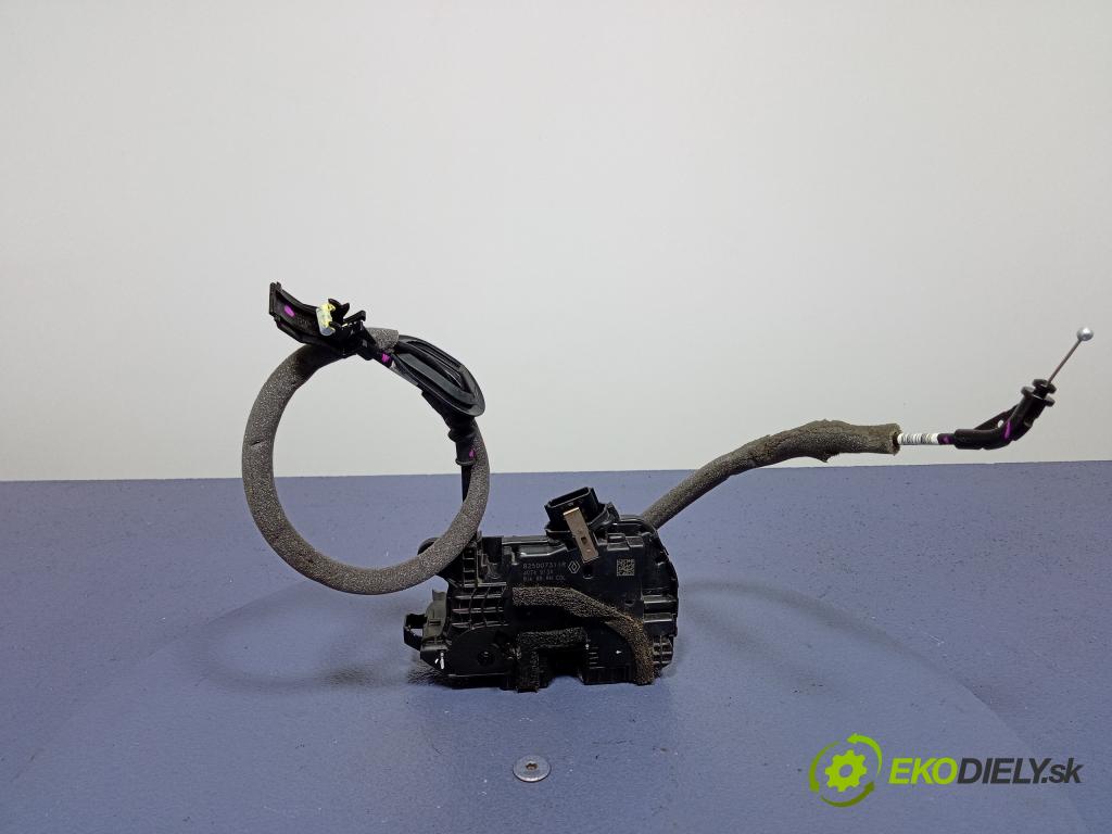 Renault Clio 2021 zámek dveře Zad: v pravo: 825007311R