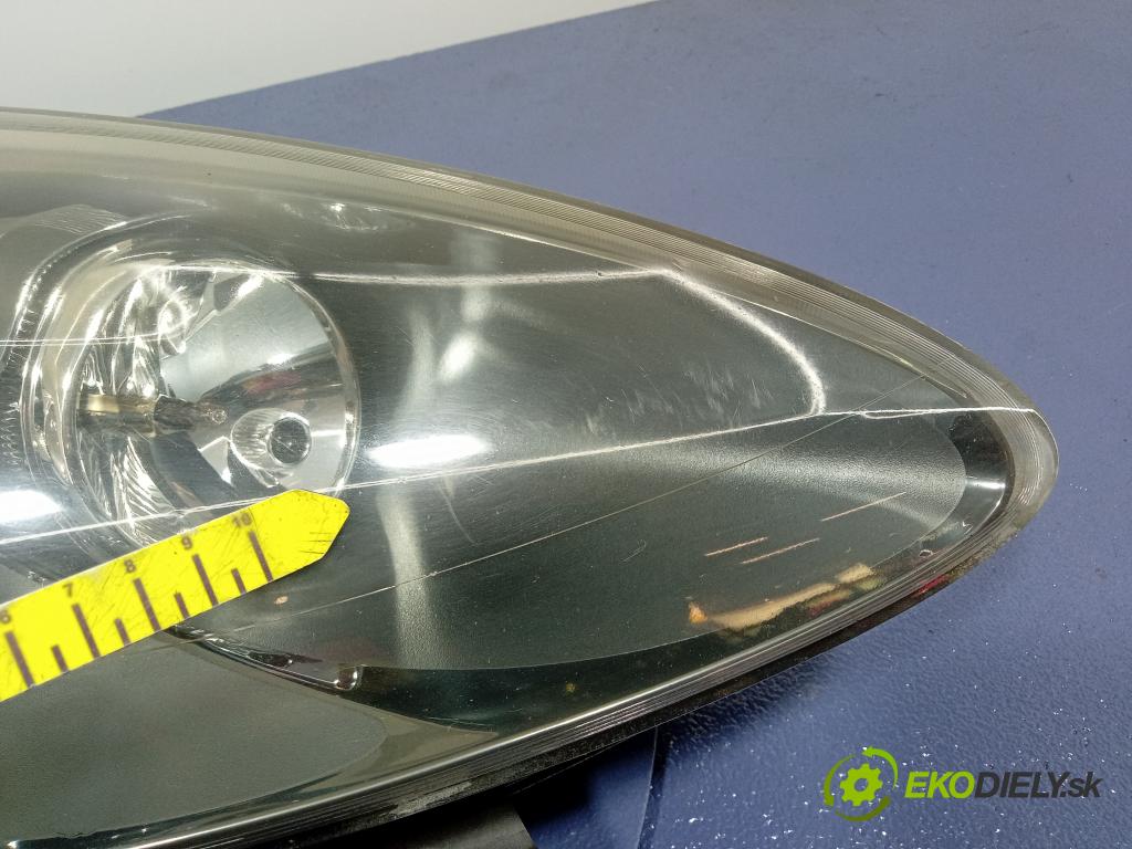 Fiat Croma 2008 Reflektor: v pravo: 51816980