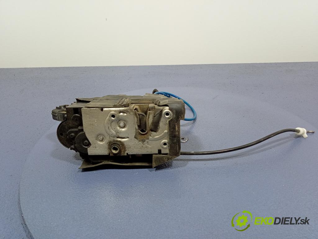Fiat Croma 2008 zámek dveře před v pravo: 51825967