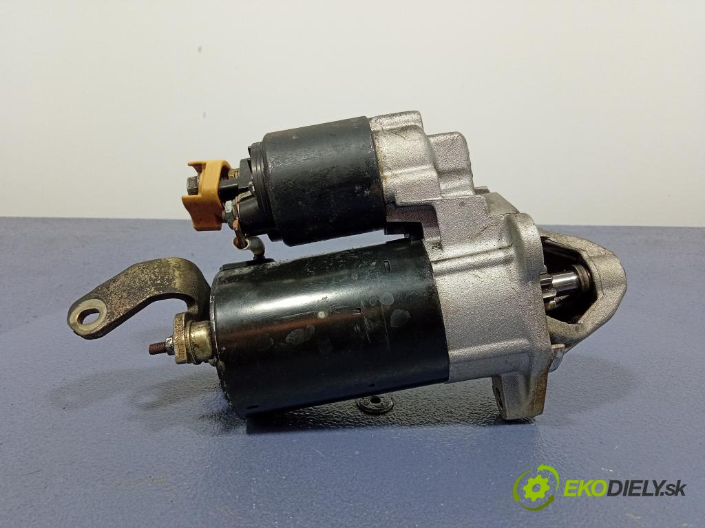 Audi A4 2001 štartér 06B911023