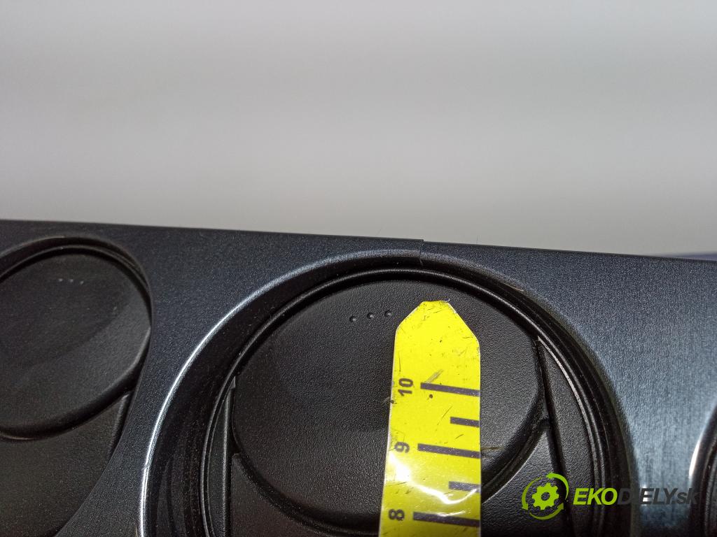 Mazda 6 2007 Radio I Navigácia: CQ-EM4570AK