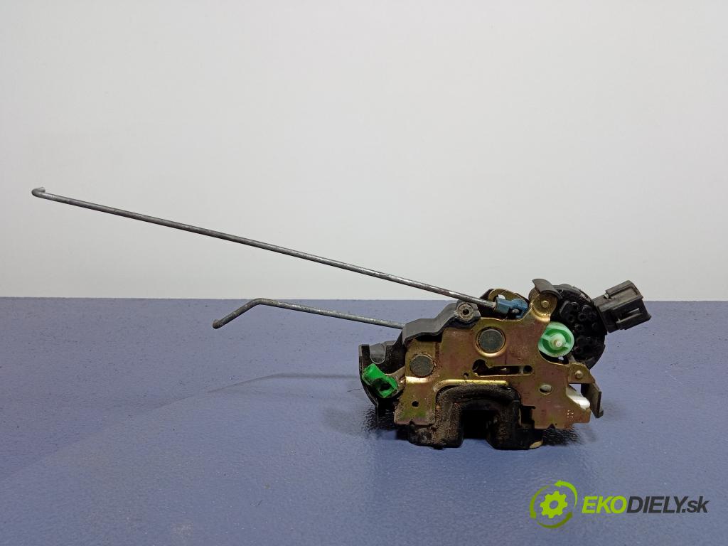 Subaru Legacy 1999 zámek dveře před Levý: 01