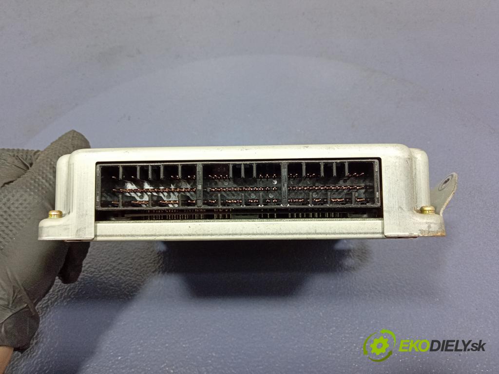 Subaru Legacy 1999 riadiaca jednotka Motor: 22611AE031