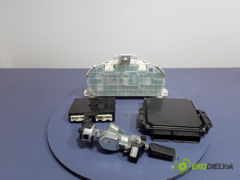 Mazda 5 2007 riadiaca jednotka Motor: 275800-6671