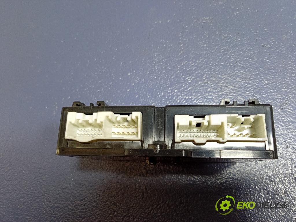 Mazda 5 2007 riadiaca jednotka Motor: 275800-6671