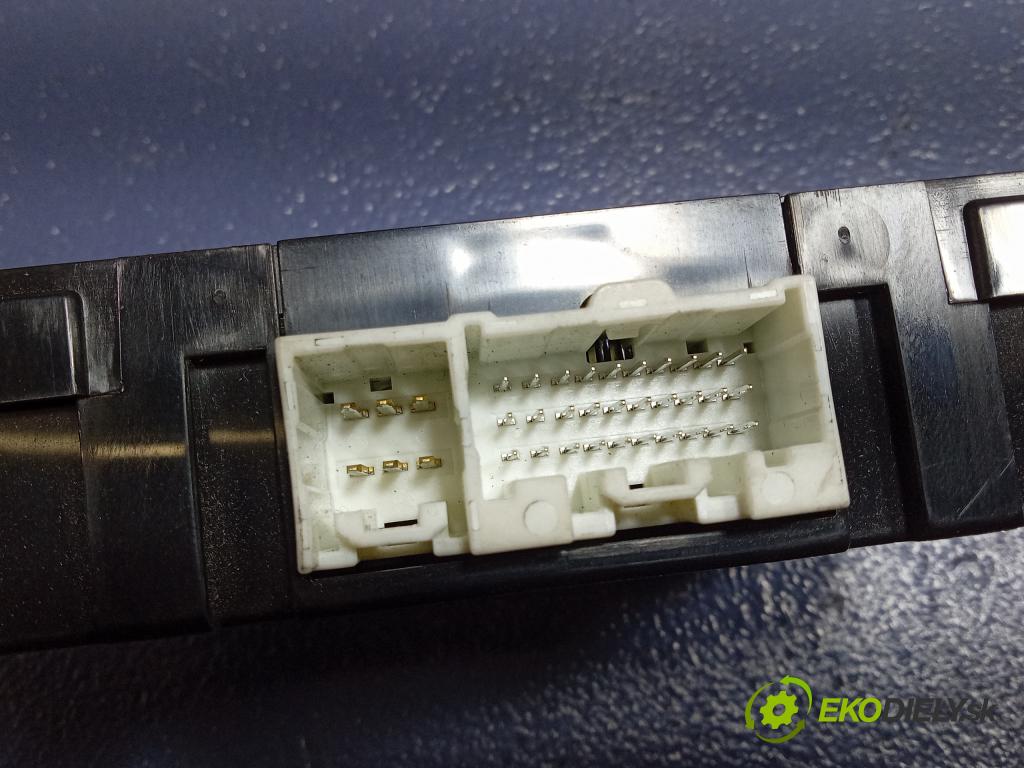 Mazda 5 2007 riadiaca jednotka Motor: 275800-6671