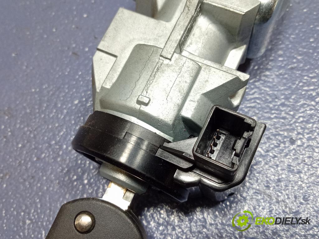 Mazda 5 2007 riadiaca jednotka Motor: 275800-6671